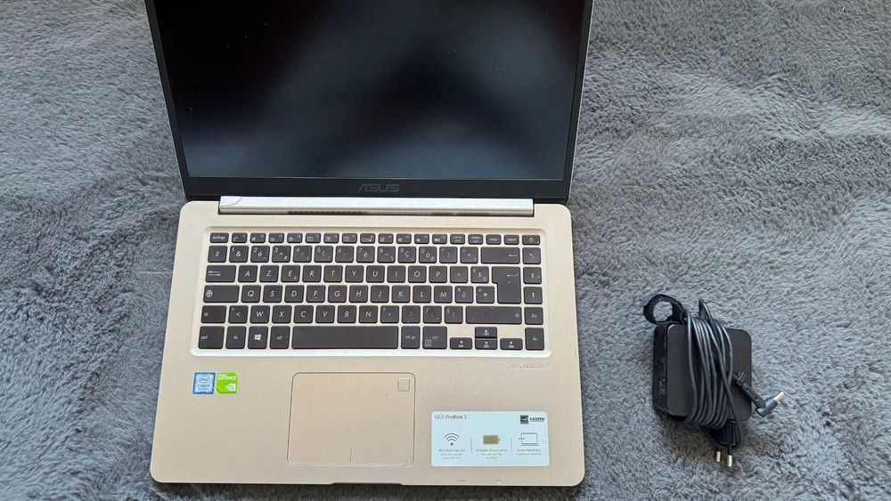 Laptop ASUS VivoBook S15 – i7 8. gen / SSD 1 TB + 120 GB /