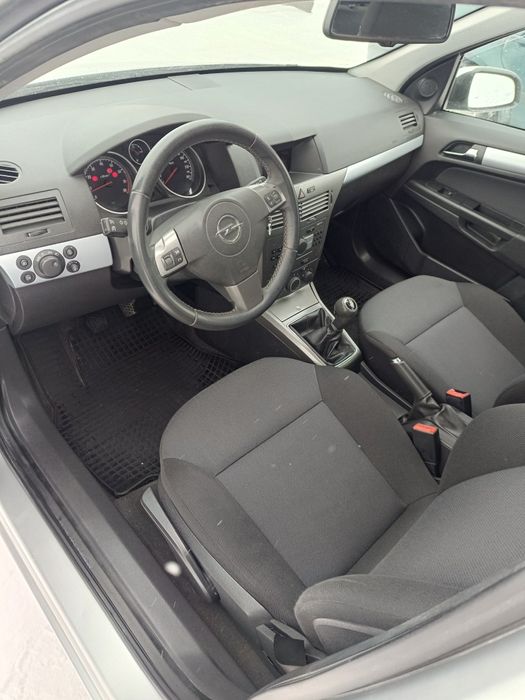 Продам Опель Астра 1.6 бензин