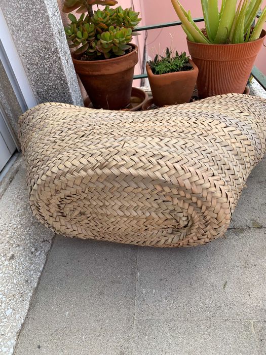 Cesta de vime natural artesanal com alças de couro