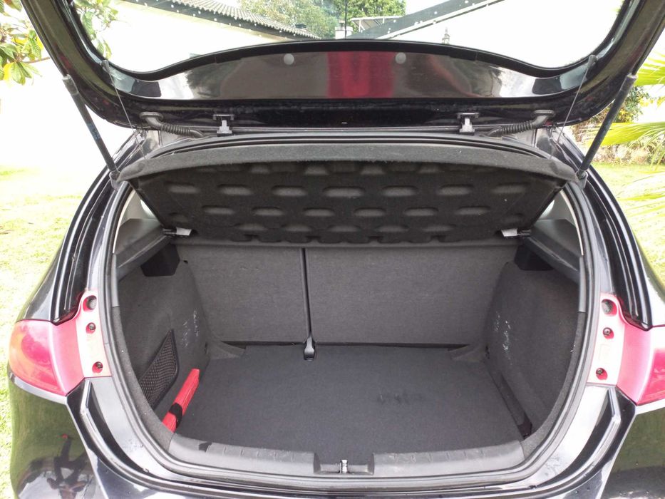 Seat Leon 1.6 TDI 2010 — photo 5