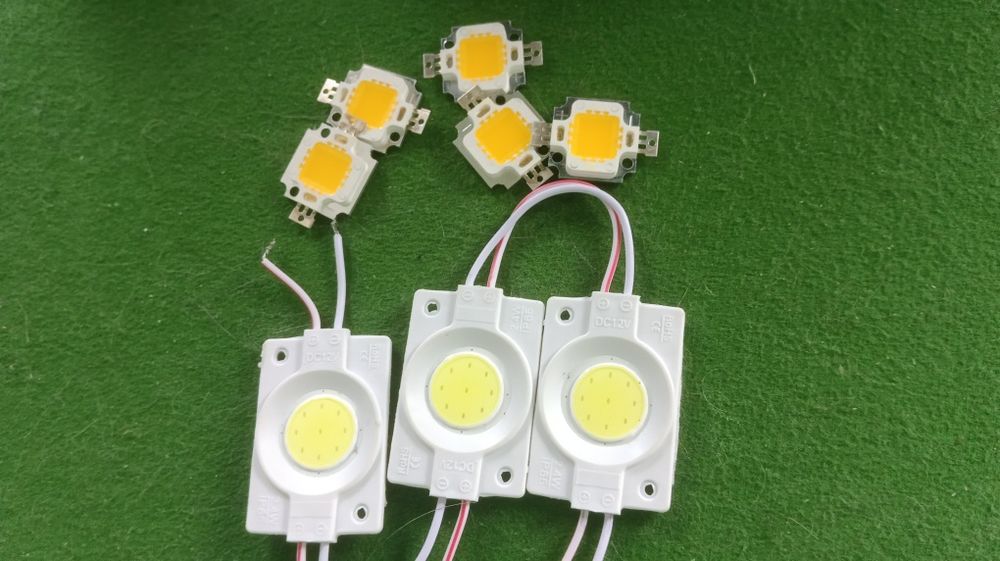 Led діоди на 5В та 12В.