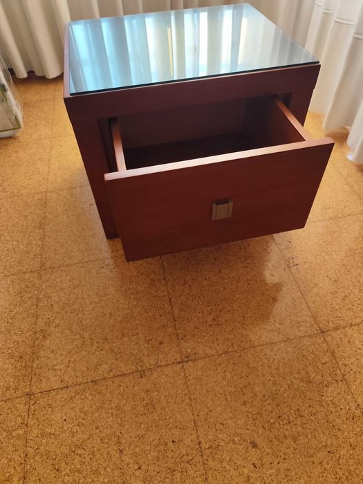 Cómodas em madeira de cerejeira