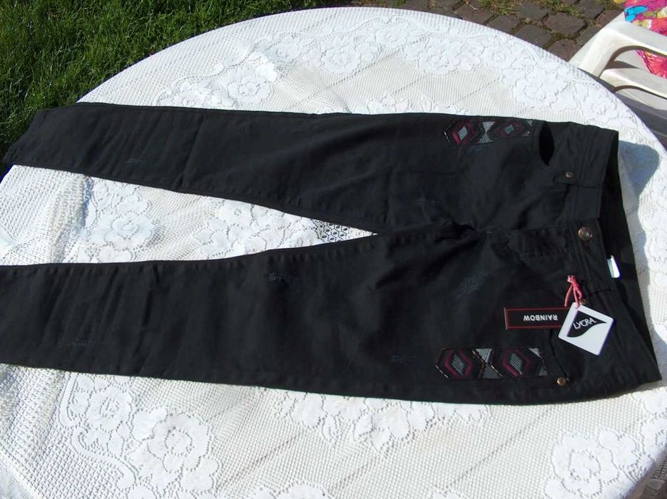 Czarne rurki Rainbow z Bonprix