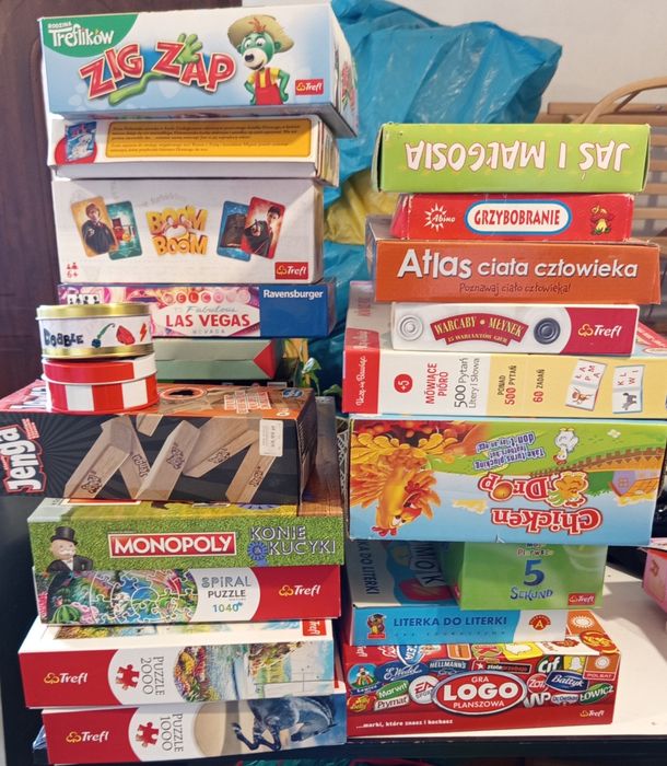 Gry planszowe, puzzle, edukacyjne.