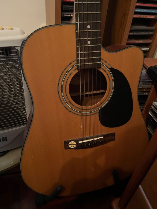 Guitarra semi-acustica