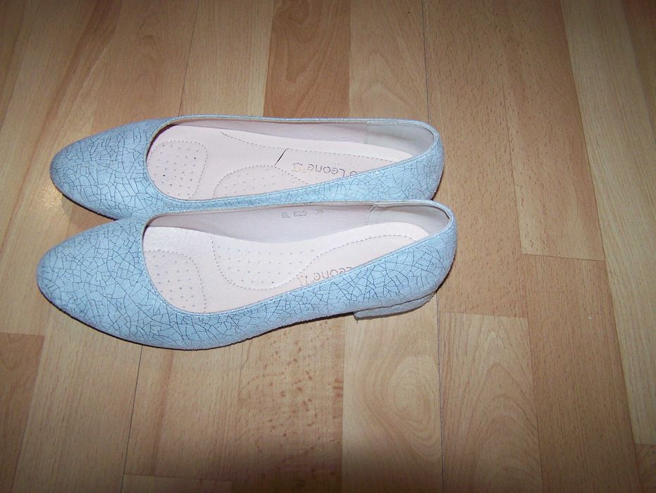 Buty roz. 39 srebrne , długość wkładki 26,5