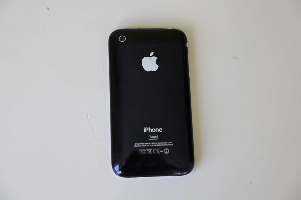 мобільний телефон iphone 3gs
