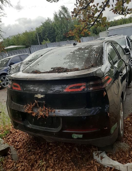 Chevrolet Volt капот, бампер, скло, фари, кришка багажника, салон, зарчастини