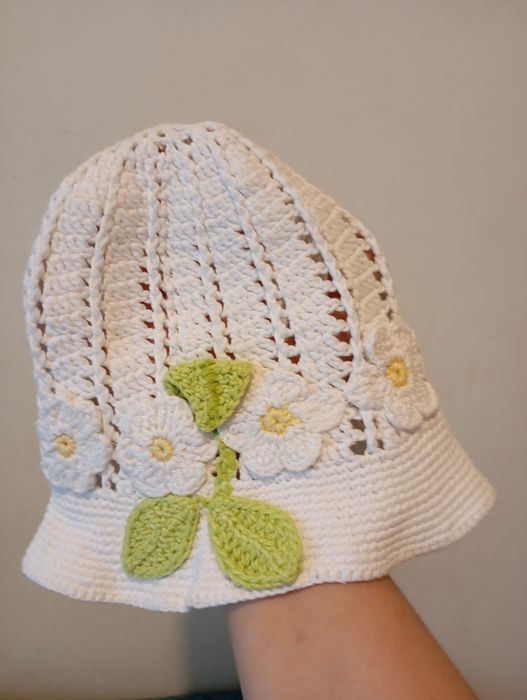 Chapéuzinho de crochet para bebé menina