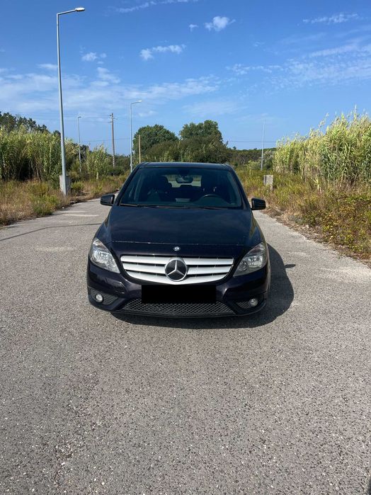 Mercedes-Benz B180D