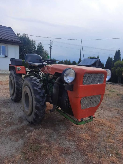 Sprzedam ciągnik ogrodniczy