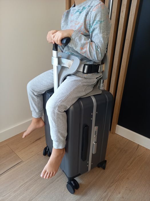 Stylowa walizka MRPLUM | Siedzisko | Zamek szyfrowy | Uchwyt telefonu