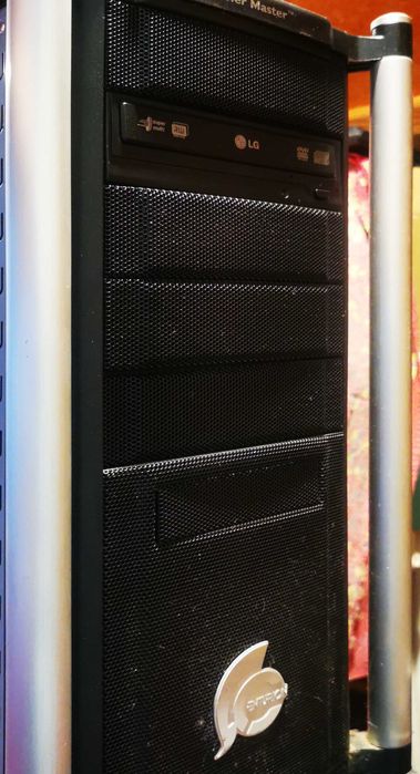 Klasyczny PC pod biurko, sprawdzony, komplet z monitorem