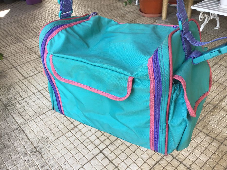 Mala tupperware para bebés muito completa e prática