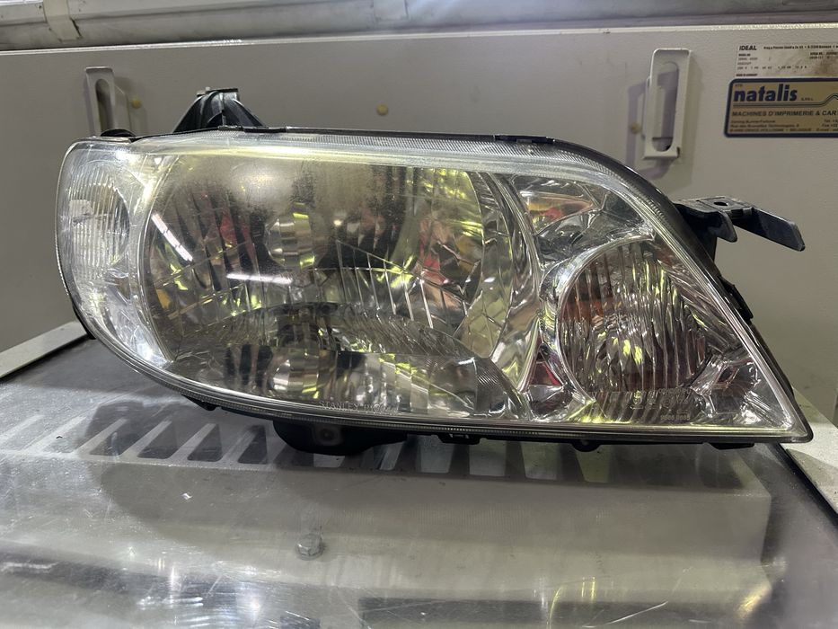 Otica / Farol Esq Mazda 323 C Iv (Bg)