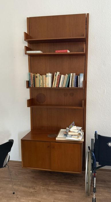 Regal wloski scienny mid- century montowany na panalech design 1970