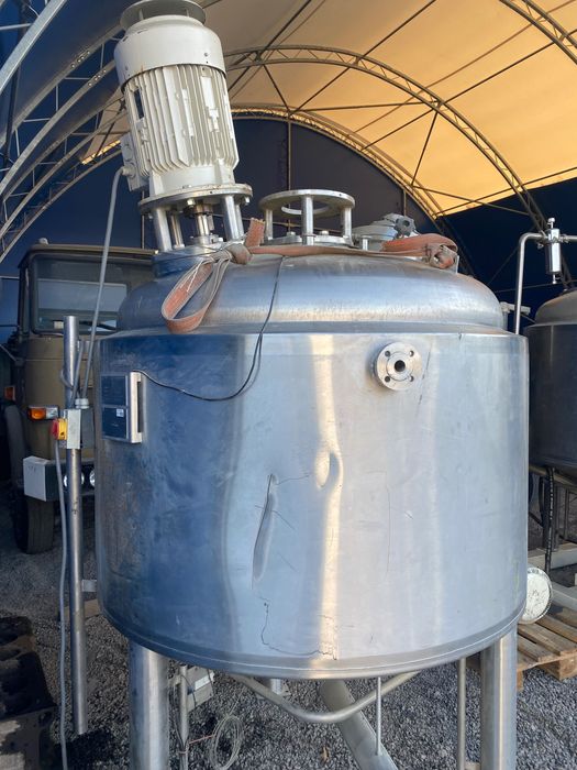 Zbiornik 1500l procesowy z mieszadłem i grzaniem kwasoodporny
