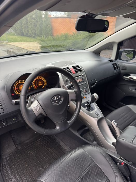 Toyota Auris 2008р
