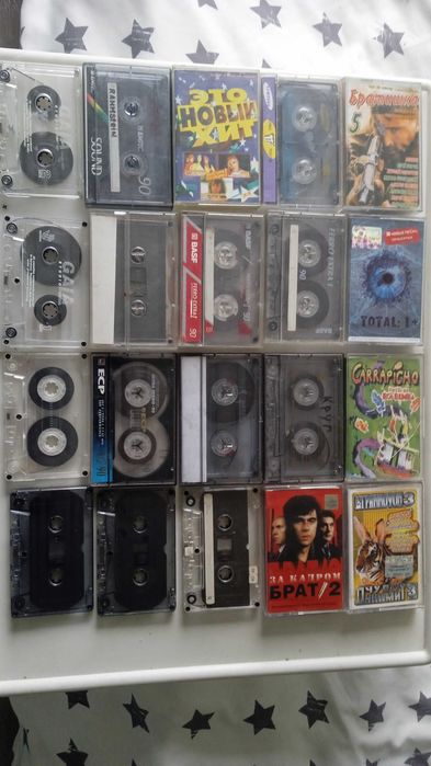 Аудиокассеты с записями , 19 штук.