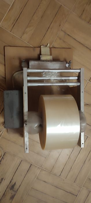 Пакувальний  целлофано упаковщик саморобний