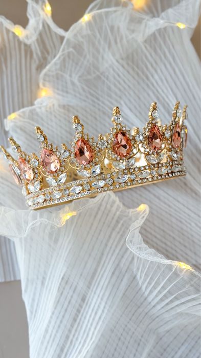 Корона ,  діадема