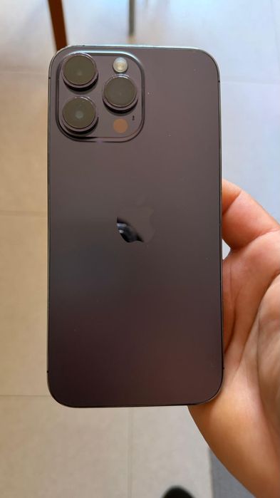 Tem um iPhone 14 pro max roxo para vender