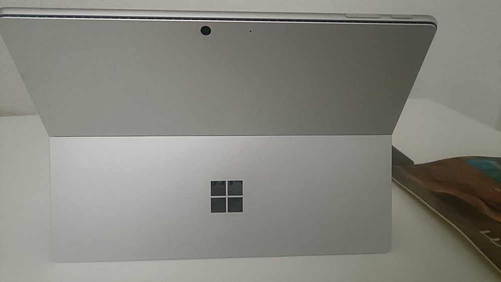 Tablet surface pro 9