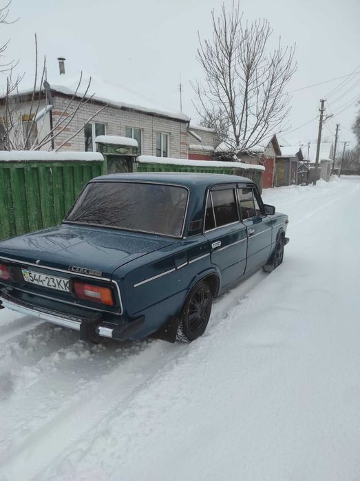 Автомобіль ваз 2106