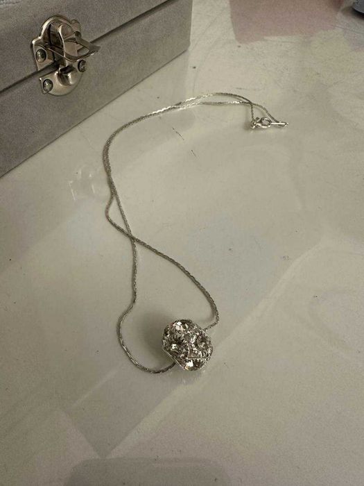 Посріблений кулон з камінчиками