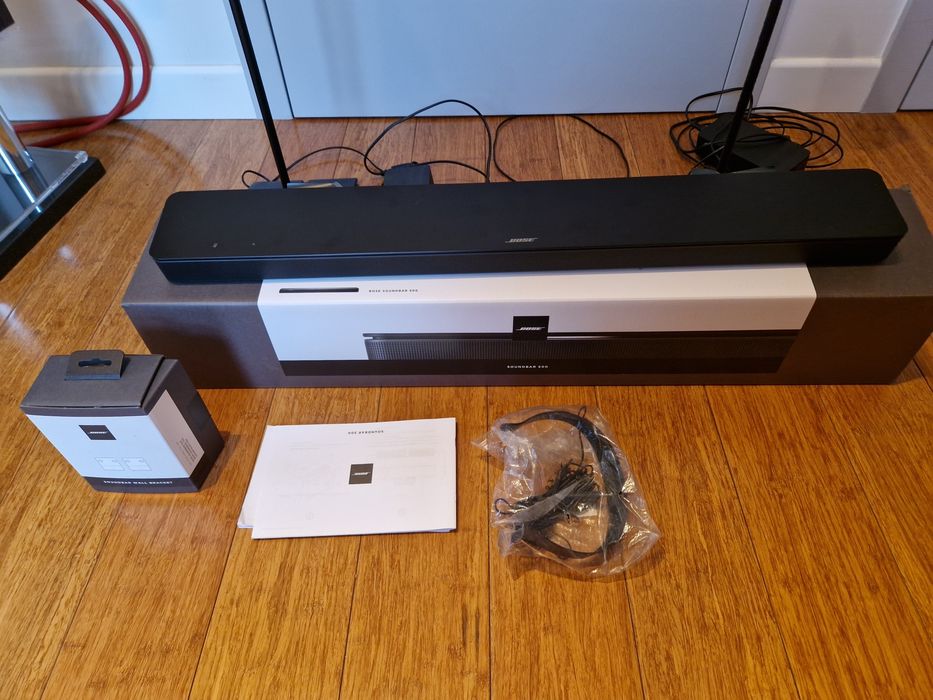 Zestaw Bose Soundbar 500 + głośniki satelitarne + oryginalne stojaki - idealne