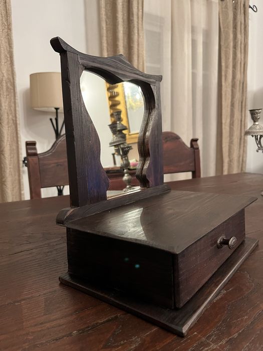 Vendo tocador pequeno antigo