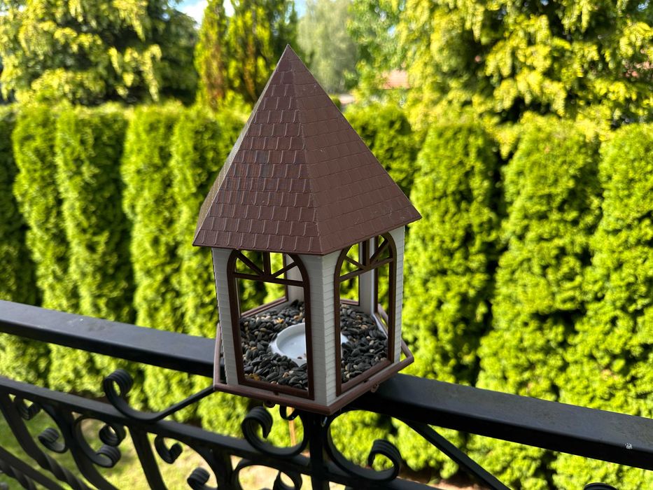Karmnik dla ptaków na balkon / słupek / do ściany