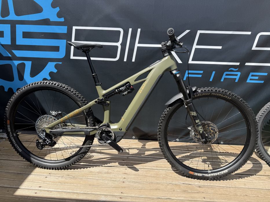 Bicicleta cube 144 stereo 800w