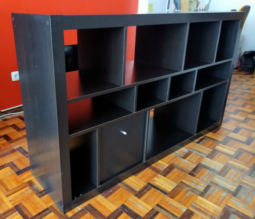Estante preta IKEA. Negociável.