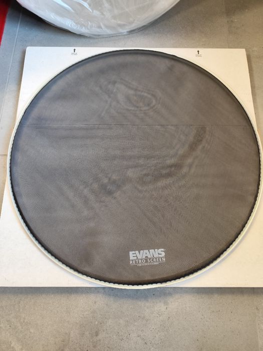 Naciąg perkusyjny 22" Evans Retro Screen Bass •naciąg siateczkowy
