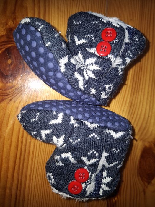 Buciki ocieplane dla niemowlaka