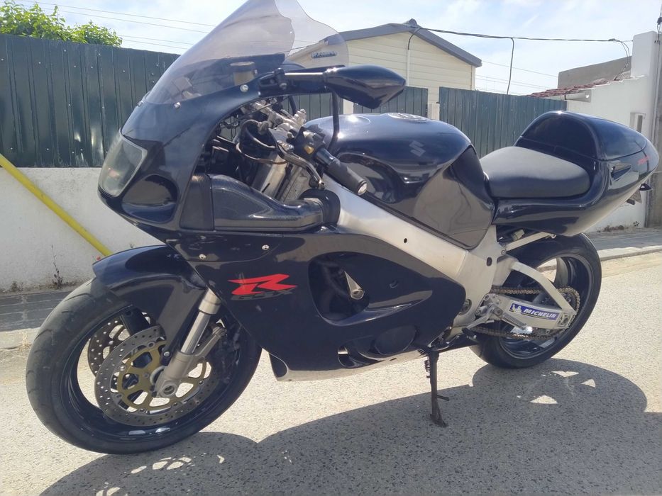 Suzuki GSX-R 750 SRAD - Possível troca ou retoma