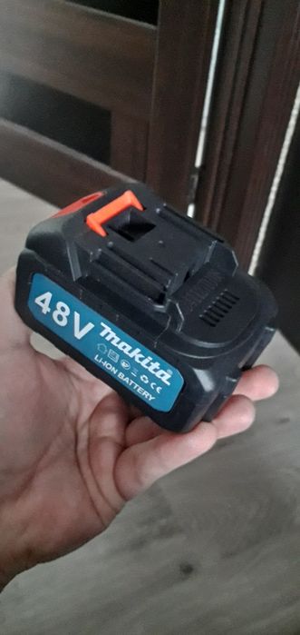 Аккумулятор з посадкою Макіта