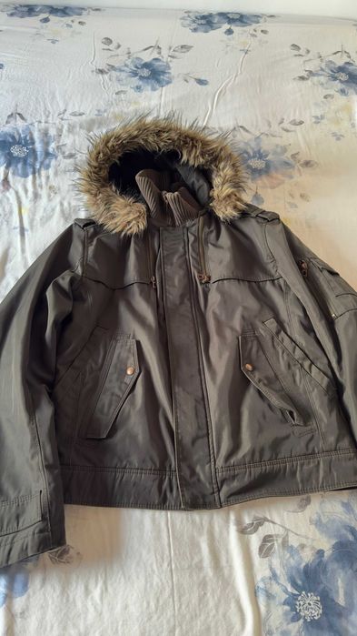 Casaco Hugo Boss Orange verde com capuz em pêlo