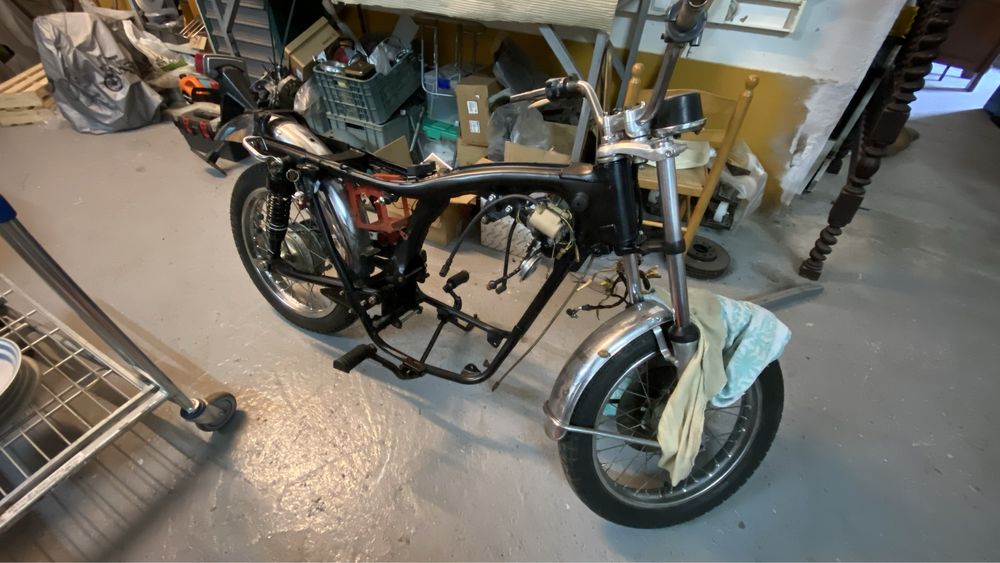Honda CB 250 B4 | Projeto final de restauro