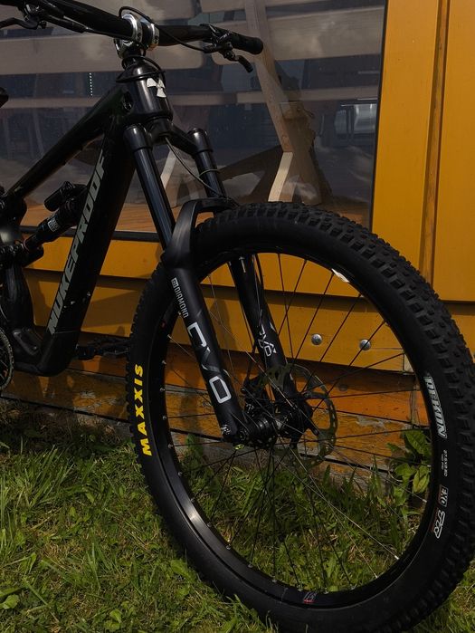 Nukeproof mega 275 carbon S
