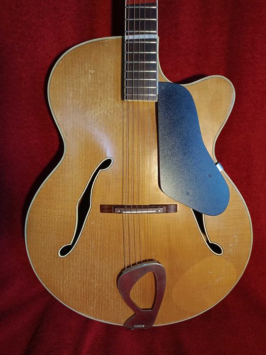 Gitara Neubauer Archtop Natur (lat 1960x)