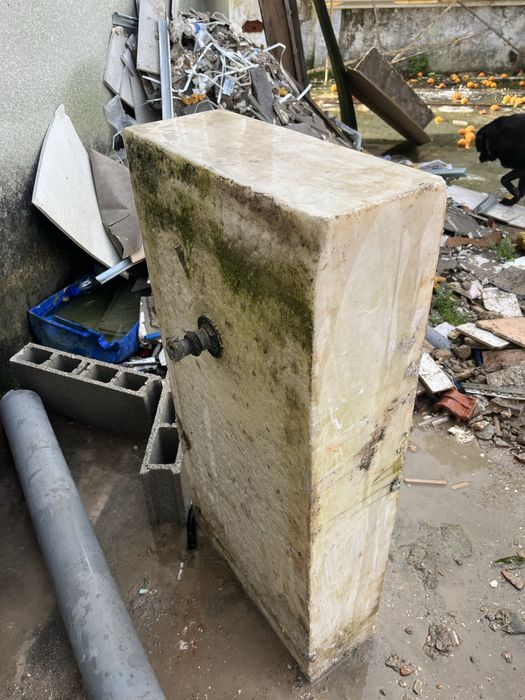 Lavatorio duplo de pedra