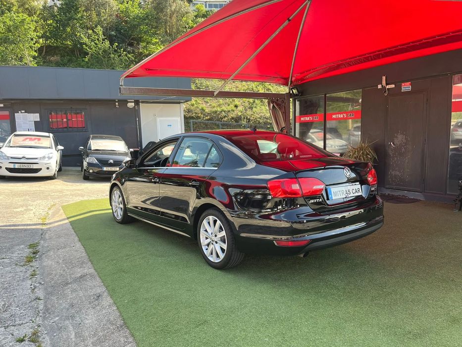 VW Jetta 1.6 TDi Highline DSG