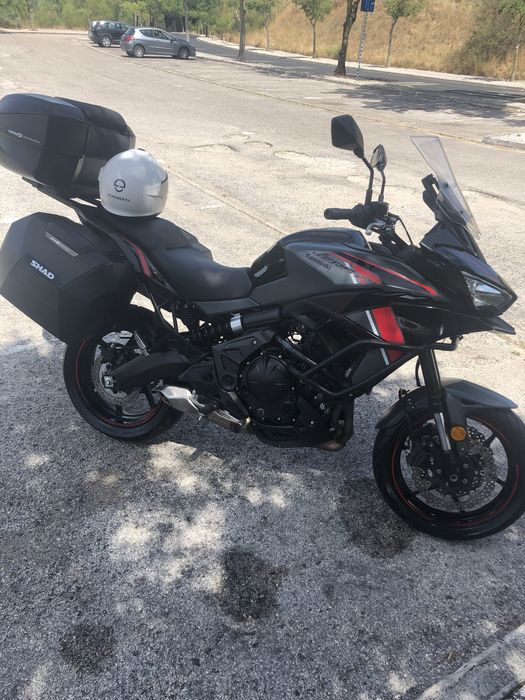 Kawasaki versys 650 cc de 11/2024 com 9 mil km