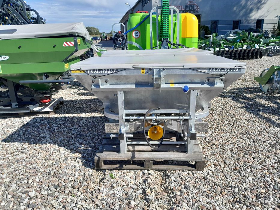 Rozsiewacz nawozów Ocynk 600 l Tolmet 800 l