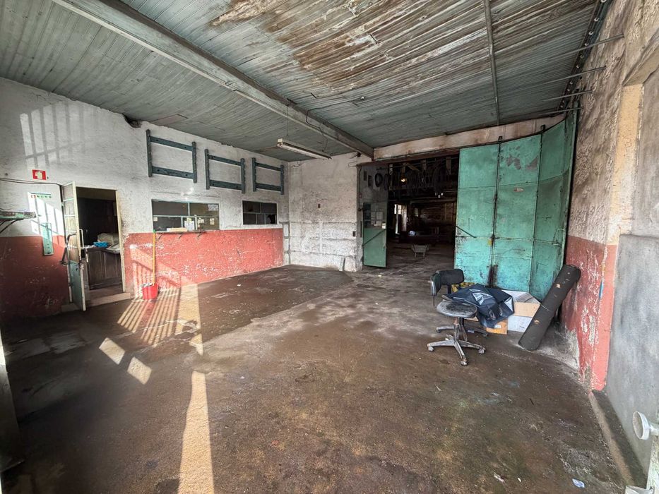 Armazém para indústria, comércio com habitação