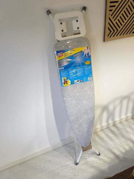 Tábua de engomar nova