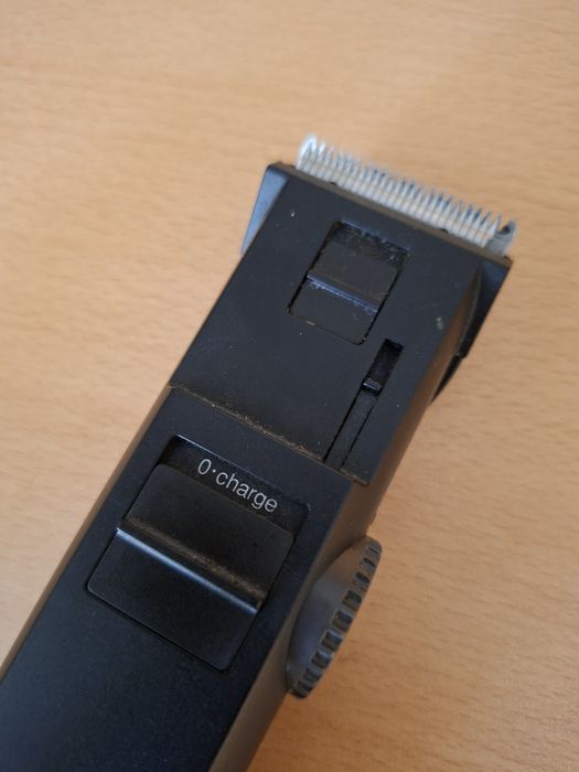 Máquina para aparar cabelo.e barba
