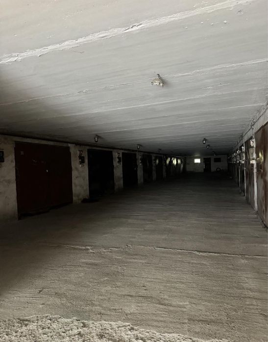 Продам гаражний бокс